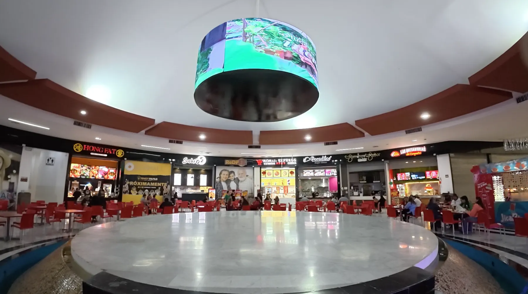 Interior de SunMall, centro comercial en Hermosillo